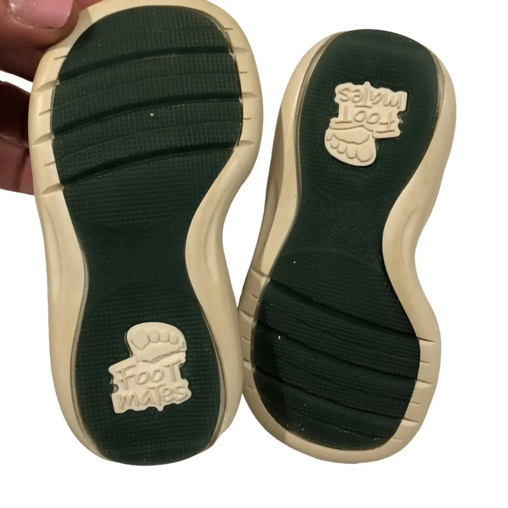 White Leather Foot Mates Size 3
